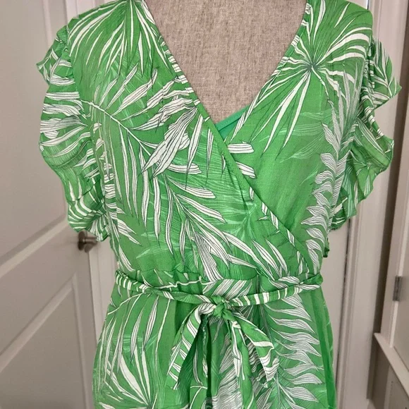 NWT! Mlle Gabrielle Woman’s Green & White Tropical Leaf Print Midi Dress. Sz L - Picture 6 of 14
